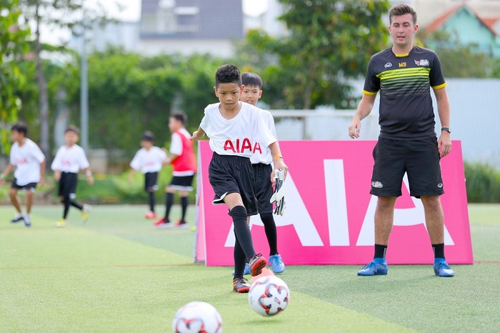 Tham dự Ngày hội, các chân sút nhí có cơ hội trải nghiệm chương trình huấn luyện “chuẩn ngoại hạng”