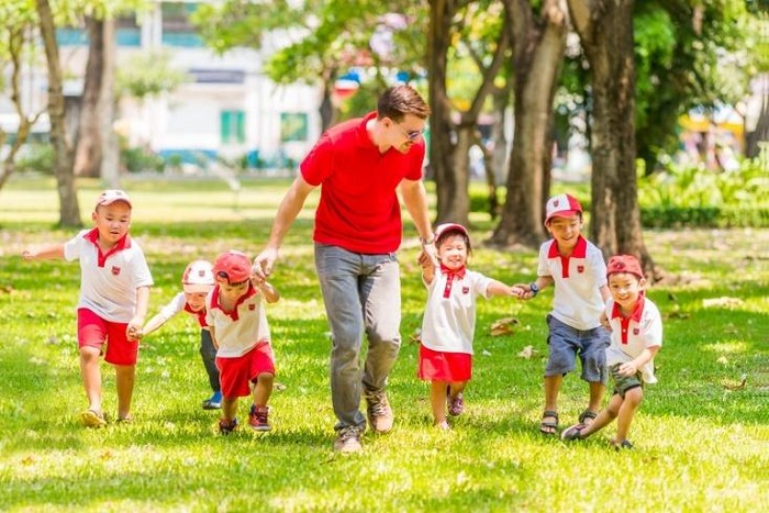 Tìm trại hè cho con là bài toán “tưởng dễ mà khó”