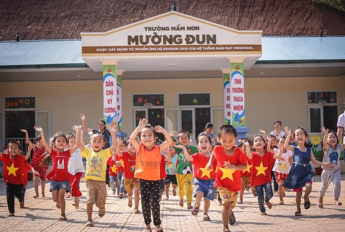 Món quà của Phụ huynh, học sinh Vinschool đã làm cho niềm vui của thầy trò nơi đây trở nên trọn vẹn.