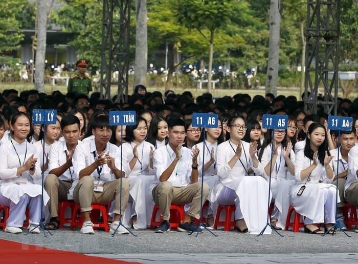 Học sinh Trường Trung học phổ thông Sơn Tây. (Ảnh: Thống Nhất/TTXVN)