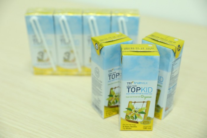 Ống hút sinh học được áp dụng đầu tiên cho Dòng Sữa Tươi Tiệt Trùng TH true MILK Công thức TOPKID