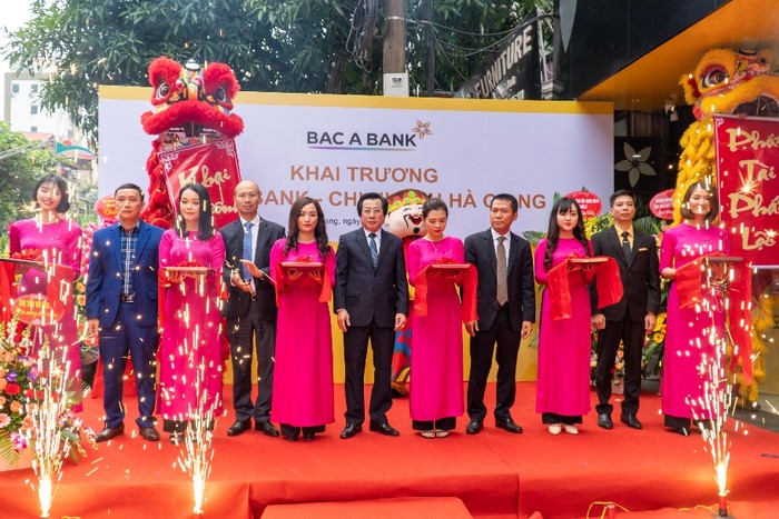 Nghi lễ cắt băng khai trương BAC A BANK Chi nhánh Hà Giang