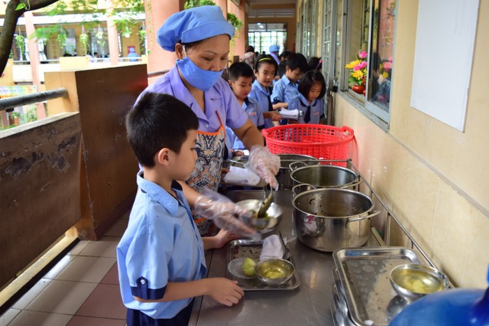 Công tác bán trú đóng vai trò quan trọng đối với sức khỏe và khả năng học tập của trẻ.