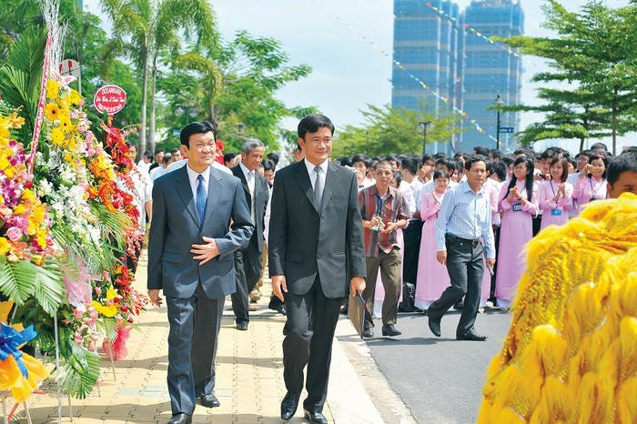 Ngày 20/8/2011, Chủ tịch nước Trương Tấn Sang tham dự lễ khánh thành tượng đài Chủ tịch Tôn Đức Thắng và trụ sở chính Trường Đại học Tôn Đức Thắng tại Quận 7, thành phố Hồ Chí Minh sau hơn 1 năm xây dựng