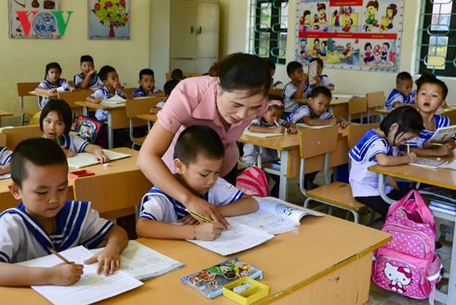 Hãy thực hiện xét tuyển đặc cách giáo viên hợp đồng nếu đủ điều kiện. (Ảnh minh họa: VOV)