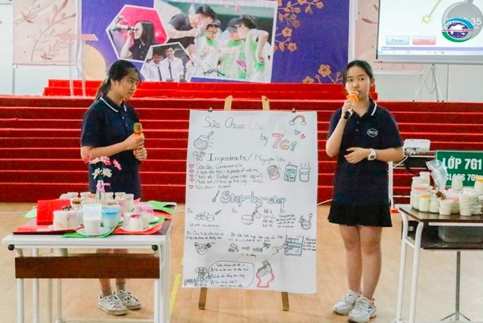 Học sinh 7G1 tham dự Stem day – Dự án sữa chua sắc màu.