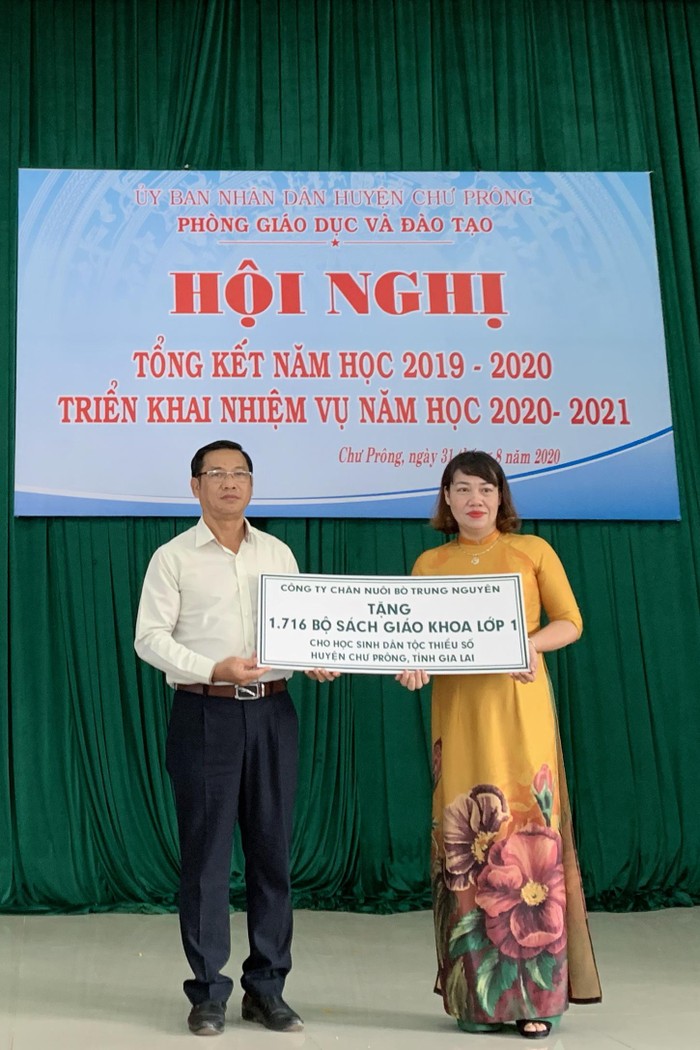 THADI tài trợ 1.716 bộ sách giáo khoa lớp 1 cho học sinh dân tộc thiểu số