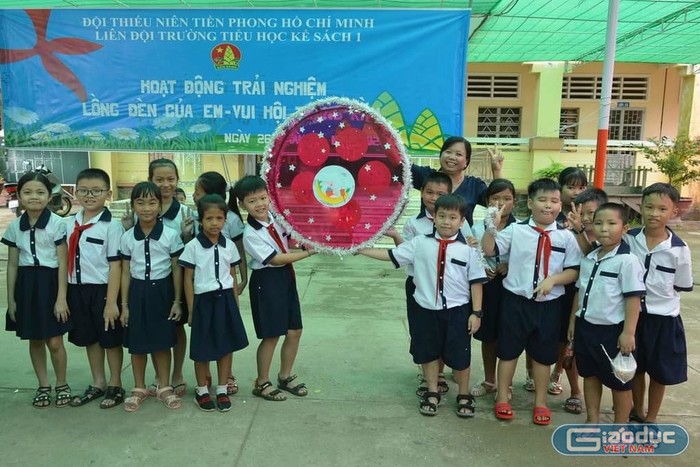 Cô Phan Thị Bích Ngọc dành trọn tình yêu, lòng nhiệt thành với sự nghiệp trồng người. (Ảnh: Nhân vật cung cấp)