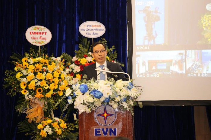 Ông Thiều Kim Quỳnh - Chủ tịch Hội đồng Thành viên EVNNPC phát biểu tại Hội nghị