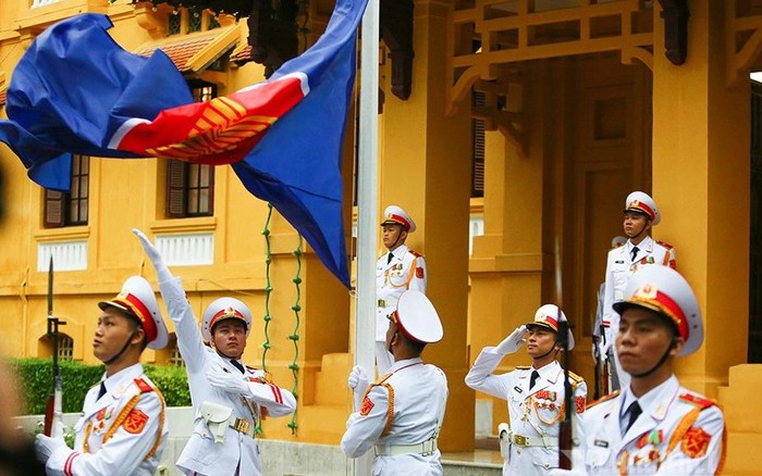 Lễ thượng cờ ASEAN tại Hà Nội. (Ảnh: VGP)