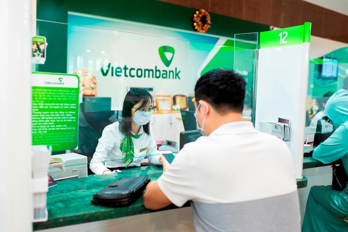 Hình ảnh giao dịch tại Vietcombank trong bối cảnh COVID-19