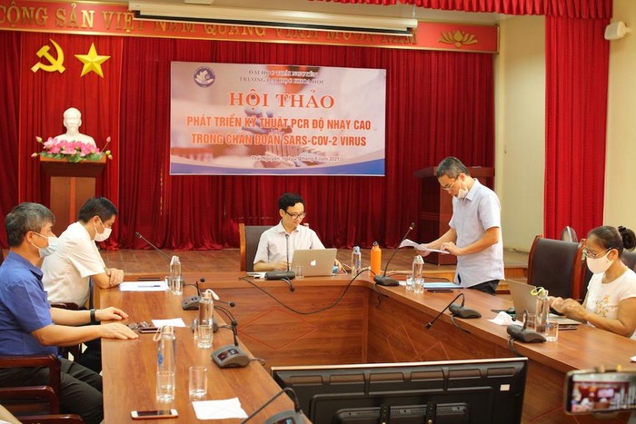 Tiến sĩ Nguyễn Phú Hùng, đại diện nhóm trình bày các kết quả nghiên cứu
