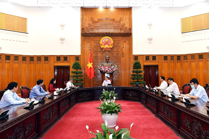 Tại buổi làm việc, Thủ tướng Phạm Minh Chính đề nghị Công ty AstraZeneca quan tâm, tạo mọi điều kiện thuận lợi nhất để Việt Nam có được ít nhất 10 triệu liều vaccine phòng chống COVID-19 từ nay đến đầu tháng 8/2021. (Ảnh: VGP/Nhật Bắc)