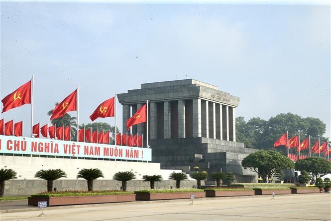 Lăng Chủ tịch Hồ Chí Minh trong sáng 1/9/2021.