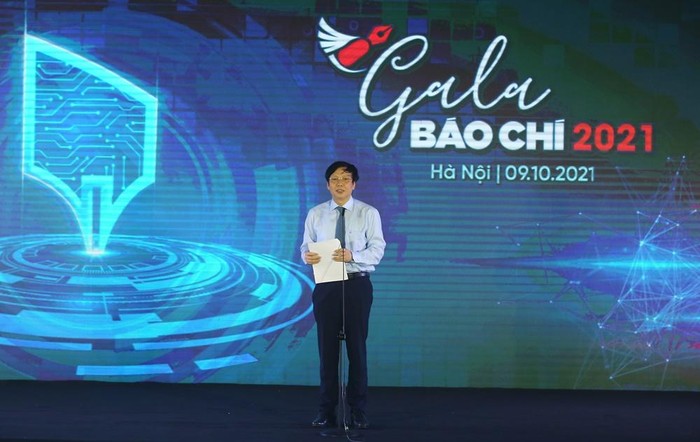 Ông Hồ Quang Lợi – Phó Chủ tịch Thường trực Hội Nhà báo Việt Nam phát biểu khai mạc. Ảnh: Sơn Hải