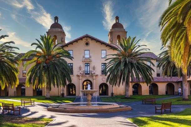 Khuôn viên Đại học Stanford. Ảnh: iStock.