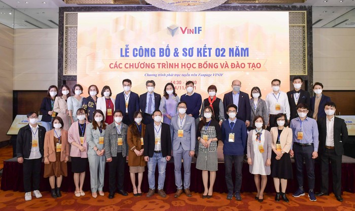 Lễ công bố và sơ kết 2 năm các chương trình học bổng và đào tạo của VinIF diễn ra chiều ngày 24/11/2021