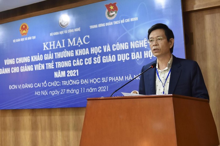 Giáo sư, Tiến sĩ Tạ Ngọc Đôn (Vụ trưởng Vụ Khoa học Công nghệ và Môi trường, Bộ Giáo dục và Đào tạo) phát biểu khai mạc. Ảnh: Lê Linh