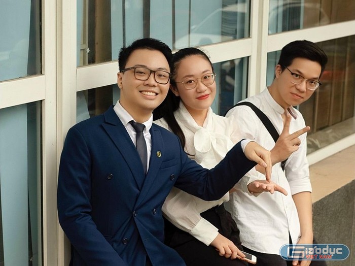 Tham gia các cuộc thi giúp Thu Hiền có cơ hội giao lưu với các bạn sinh viên cùng chung đam mê và học hỏi từ những giảng viên, luật sư uy tín. (Ảnh: NVCC)