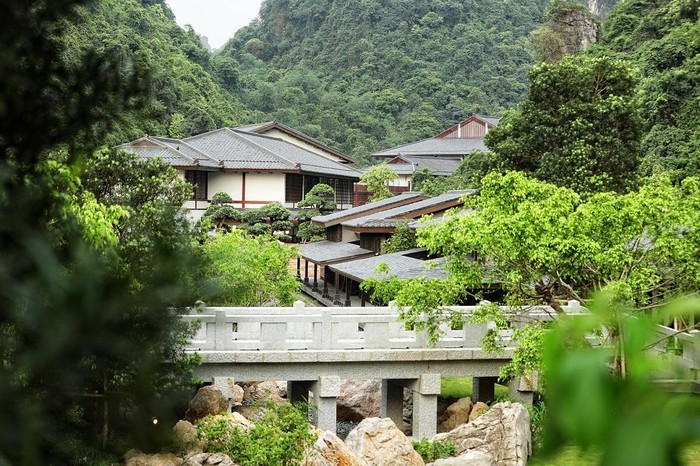 Yoko Onsen Quang Hanh nằm giữa thung lũng trong lành