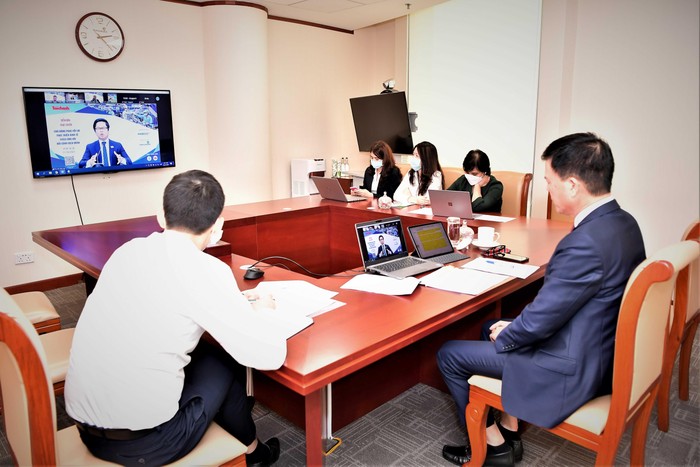 Hình ảnh Diễn giả và các phòng ban liên quan của Vietcombank tham gia Diễn đàn tại điểm cầu Trụ sở chính Vietcombank
