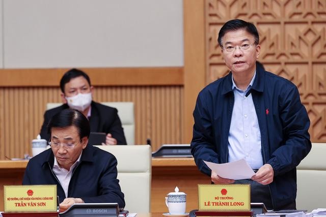 Bộ trưởng Bộ Tư pháp Lê Thành Long phát biểu tại phiên họp. Ảnh: VGP/Nhật Bắc