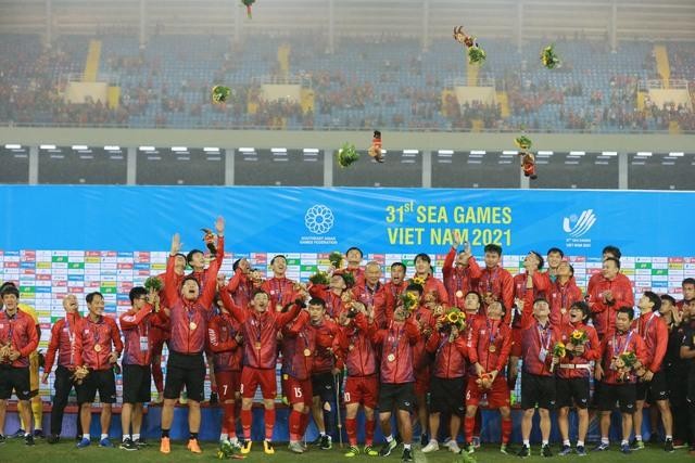 Đội tuyển bóng đá nam U23 quốc gia Việt Nam bảo vệ thành công Huy chương Vàng tại SEA Games 31. (Ảnh: Baochinhphu.vn)