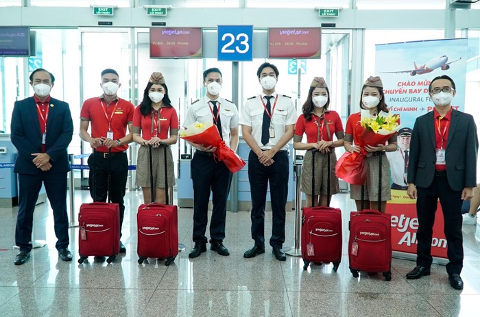 Lãnh đạo và phi hành đoàn Vietjet