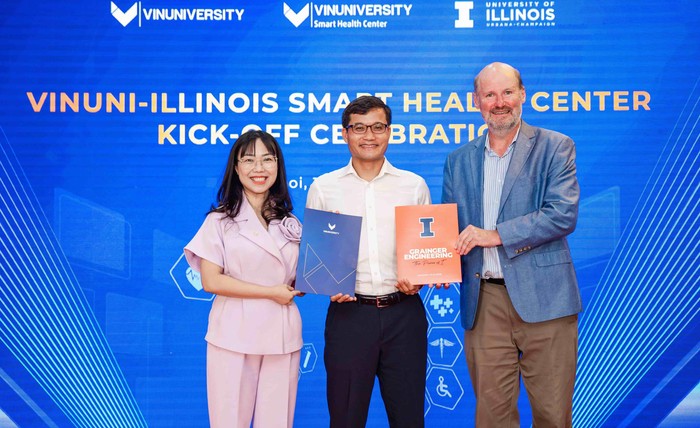 Lễ Ra mắt Trung tâm Nghiên cứu Sức khỏe Thông minh VinUni-Illinois (VISHC) có sự tham gia của đại diện Lãnh đạo Trường Đại học VinUni và Đại học Illinois Urbana-Champaign (UIUC)