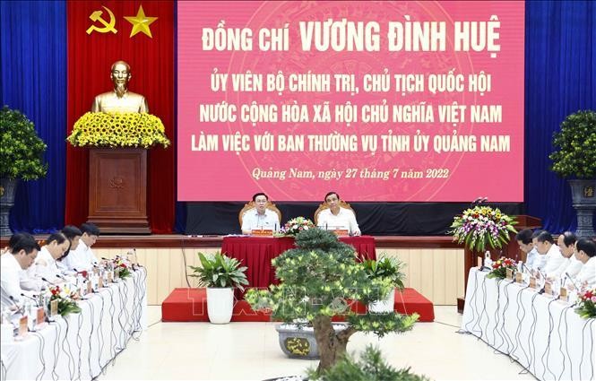 Quang cảnh buổi làm việc.