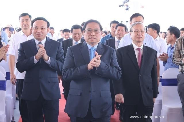 Thủ tướng Phạm Minh Chính dự lễ khánh thành tuyến đường cao tốc Vân Đồn - Móng Cái - Ảnh: VGP/Nhật Bắc