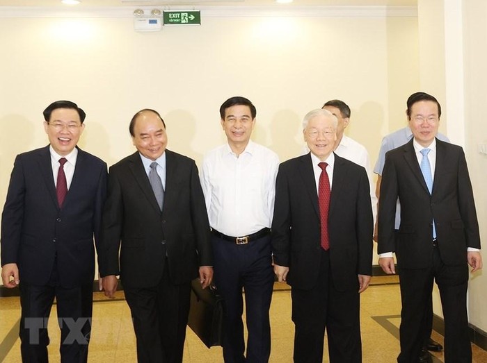 Tổng Bí thư Nguyễn Phú Trọng và các lãnh đạo Đảng, Nhà nước đến dự hội nghị. (Ảnh: Trí Dũng/TTXVN)