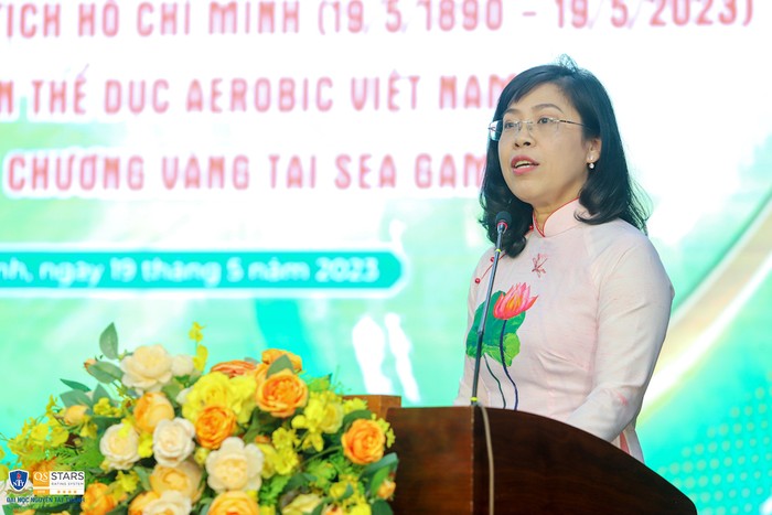 Tiến sĩ Trần Ái Cầm - Hiệu trưởng Trường Đại học Nguyễn Tất Thành phát biểu tại buổi lễ