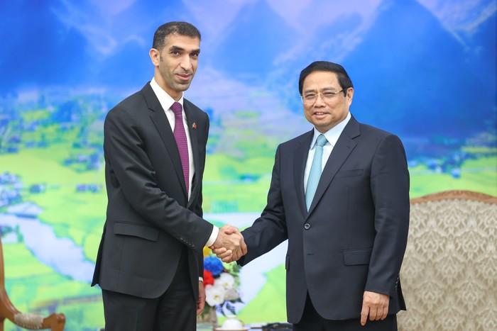 Thủ tướng Chính phủ Phạm Minh Chính và Tiến sĩ Thani bin Ahmed Al Zeyoudi, Quốc vụ khanh phụ trách Thương mại quốc tế, Bộ Ngoại thương UAE. Ảnh: VGP/Nhật Bắc
