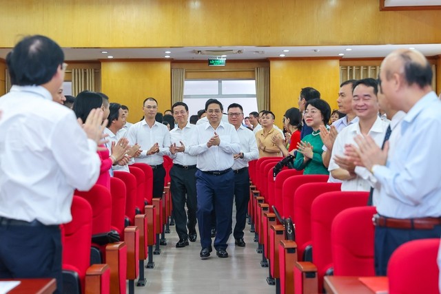 Thủ tướng Phạm Minh Chính tới thăm, làm việc với Hội Nhà báo Việt Nam. Ảnh: VGP/Nhật Bắc