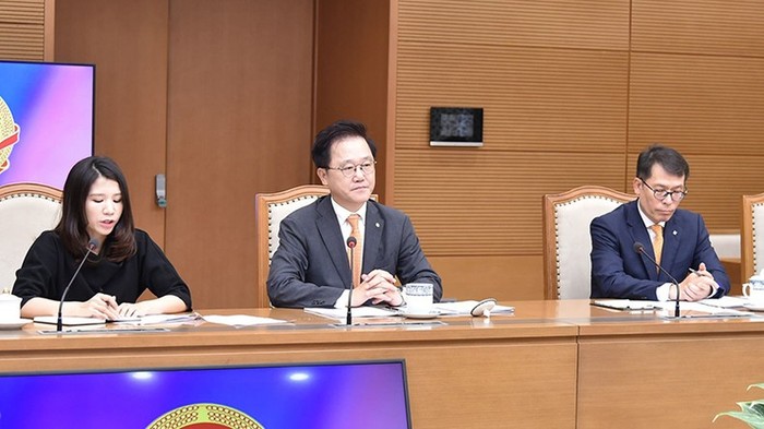 Ông Kang Seoghoon, Chủ tịch kiêm Giám đốc điều hành Ngân hàng Phát triển Hàn Quốc (KDB) phát biểu ý kiến tại buổi tiếp.