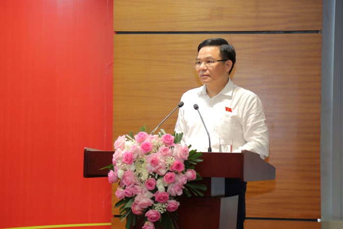 Đồng chí Lê Mạnh Hùng, Phó Bí thư Đảng ủy, Tổng giám đốc Tập đoàn phát biểu tại Hội nghị