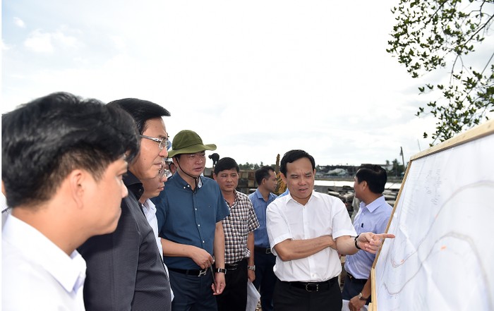 Trước đó, sáng cùng ngày, Phó Thủ tướng Trần Lưu Quang đã dẫn đầu đoàn công tác của Chính phủ khảo sát và làm việc với Ủy ban nhân dân thành phố Cần Thơ về tình hình triển khai một số dự án ODA trên địa bàn Thành phố. Ảnh: VGP/Hải Minh