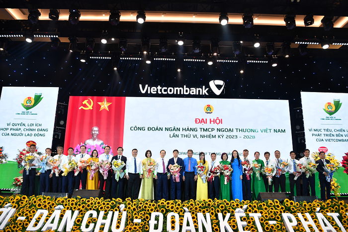 Ban Chấp hành Công đoàn Vietcombank khóa VI, nhiệm kỳ 2023 - 2028 ra mắt tại Đại hội.