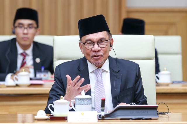 Thủ tướng Malaysia Anwar Ibrahim đánh giá cao những thành tựu to lớn Việt Nam đạt được trong quá trình phục hồi và phát triển kinh tế-xã hội sau đại dịch COVID-19. Ảnh: VGP/Nhật Bắc