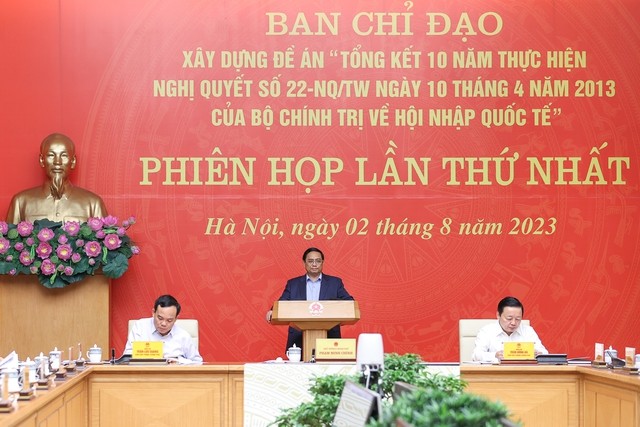 Thủ tướng Phạm Minh Chính chủ trì phiên họp thứ nhất Ban Chỉ đạo xây dựng Đề án &quot;Tổng kết 10 năm thực hiện Nghị quyết số 22-NQ/TW ngày 10/4/2013 của Bộ Chính trị về hội nhập quốc tế&quot;. Ảnh: VGP/Nhật Bắc