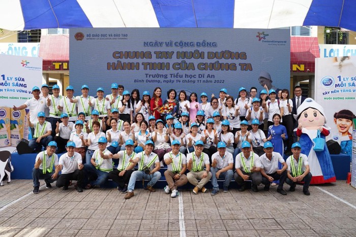 “Ngày vì cộng đồng” với hơn 200 nhân viên công ty đã mang đến những hoạt động về dinh dưỡng đầy ý nghĩa cho hàng nghìn học sinh tại Hà Nam và Bình Dương