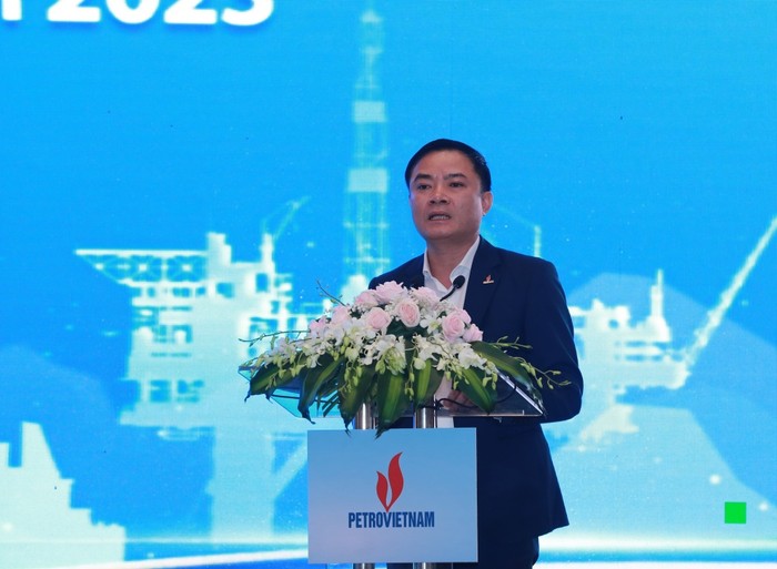 Ông Lê Ngọc Sơn – Phó Tổng Giám đốc Petrovietnam trình bày về những thay đổi của Luật Dầu khí 2022.