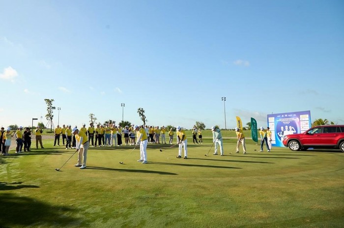 Giải Golf nâng cao tinh thần rèn luyện thể thao kết hợp cùng hoạt động cộng đồng ý nghĩa.