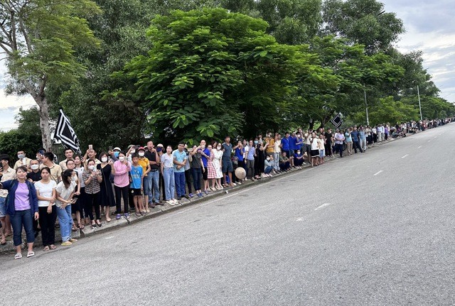 Hình ảnh và những cống hiến của Đồng chí Lê Văn Thành mãi in đậm trong lòng anh em, bạn bè, mỗi cán bộ, đảng viên và Nhân dân. Ảnh VGP/Đức Tuân