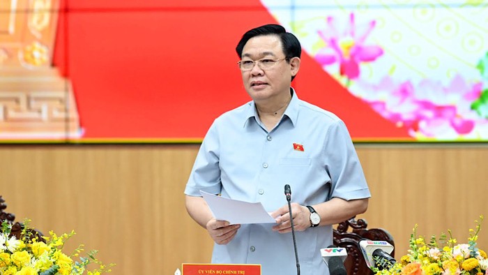 Chủ tịch Quốc hội Vương Đình Huệ phát biểu kết luận buổi làm việc với Ban Thường vụ Thành ủy Cần Thơ. (Ảnh: Duy Linh)