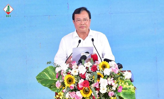 Đồng chí Lê Văn Hẳn, Phó bí thư Tỉnh ủy, Chủ tịch Uỷ ban nhân dân tỉnh Trà Vinh đại diện địa phương có dự án phát biểu.