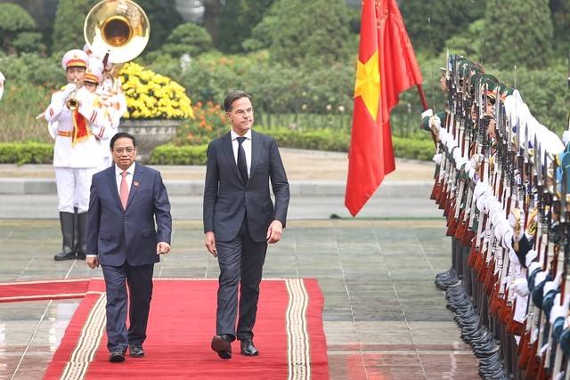 Thủ tướng Phạm Minh Chính chủ trì lễ đón chính thức Thủ tướng Hà Lan Mark Rutte đang có chuyến thăm chính thức Việt Nam. Ảnh: VGP/Nhật Bắc