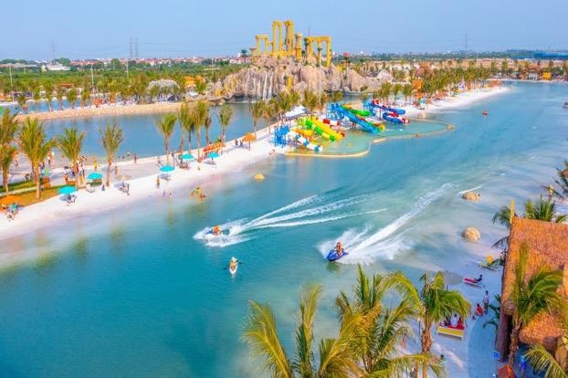 VinWonders Hà Nội Wave Park là công trình đầu tiên được hoàn thiện tại “quận Kinh Đô” và cũng đã được công nhận kỷ lục thế giới.