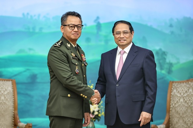 Thủ tướng Phạm Minh Chính và Đại tướng Tea Seiha, Phó Thủ tướng, Bộ trưởng Bộ Quốc phòng Campuchia. Ảnh: VGP/Nhật Bắc